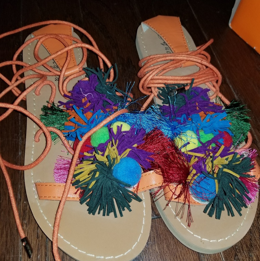 New lace up sandles